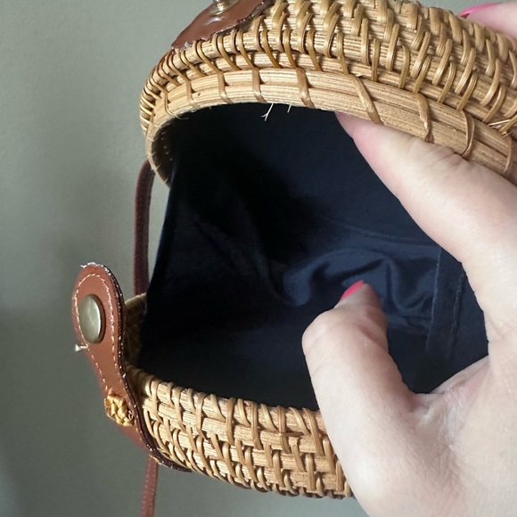 summer & rose Round Woven Crossbody - Picture 9 of 12